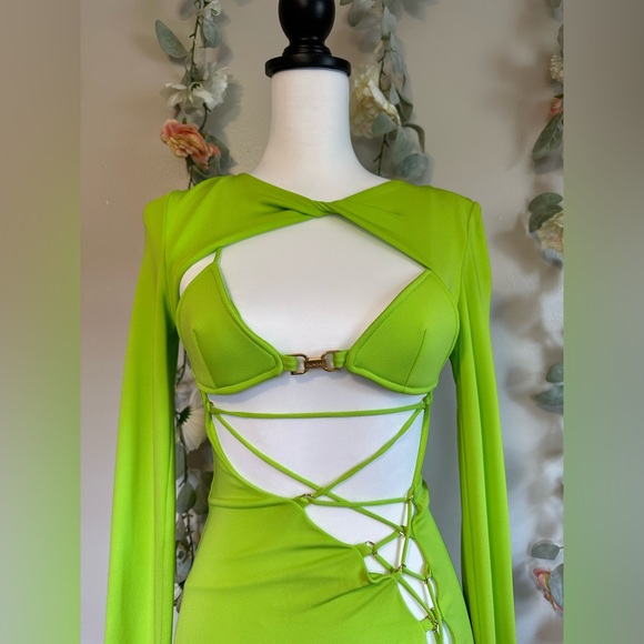 RUNWAY PRE FALL ‘22 DUNDAS Blink Lace-Up Column Gown - Picture 8 of 17